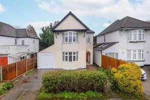 10, Hampton Court Way, Thames Ditton KT7 0LS