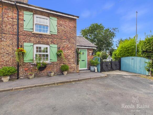 2 bed Semi-Detached for sale Image 9