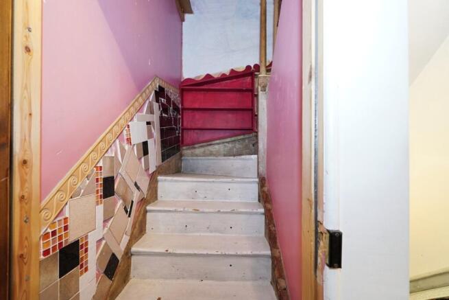 2 bed Maisonette for sale Image 9