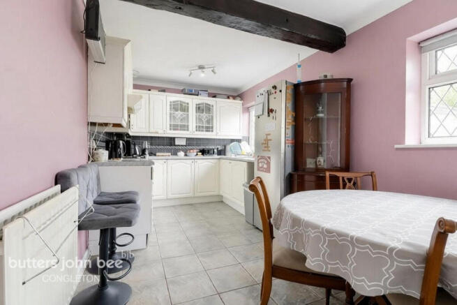 5-bed semi-detached on Vaudrey Crescent, Congleton, £225,000