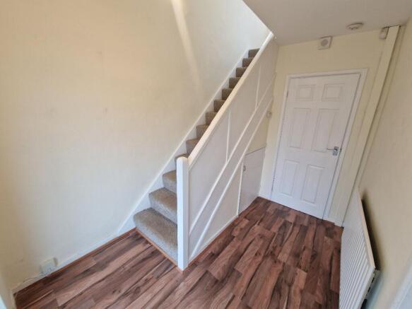 2 bed Semi-Detached to rent Image 6