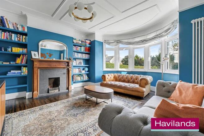 Wolves Lane N13 6DR-14.jpg