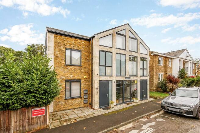 Stoneview Close-2.jpg