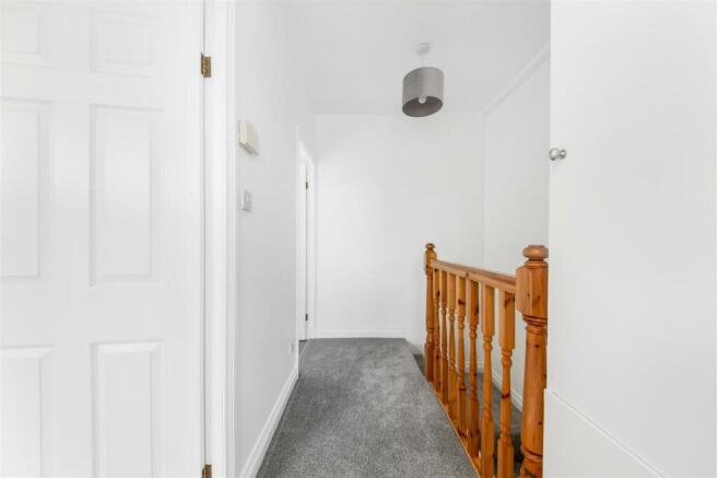 FIRST FLOOR LANDING (2).jpg