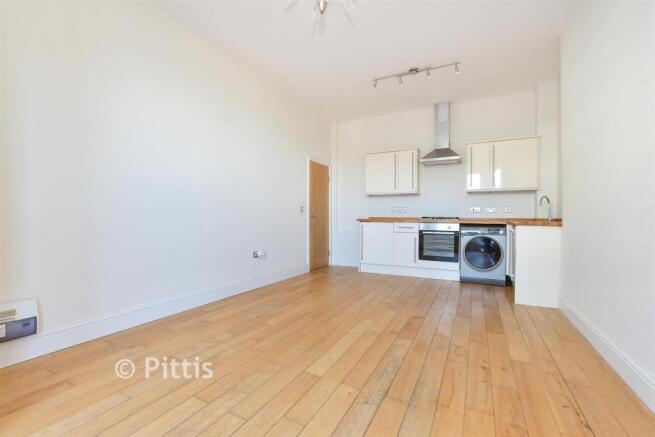Kitchen/ Living Room