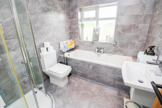 3 bed Semi-Detached for sale Image 7