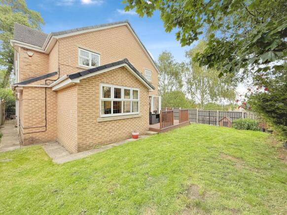 5 bed Detached for sale Image 6