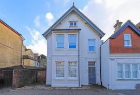 Flat 2, 36, Thorn Road, Heene, Worthing BN11 3ND