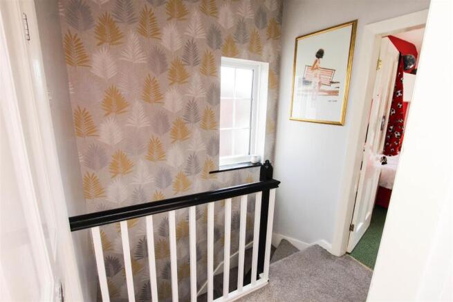 FIRST FLOOR LANDING