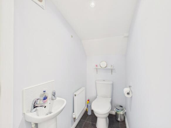 3 bed Semi-Detached for sale Image 6