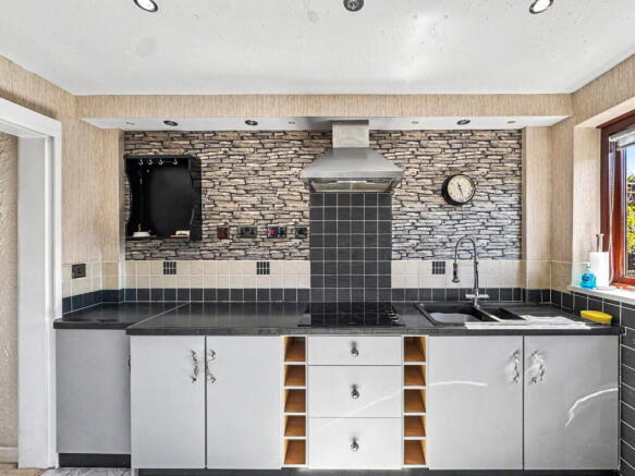 3 bed Semi-Detached for sale Image 9