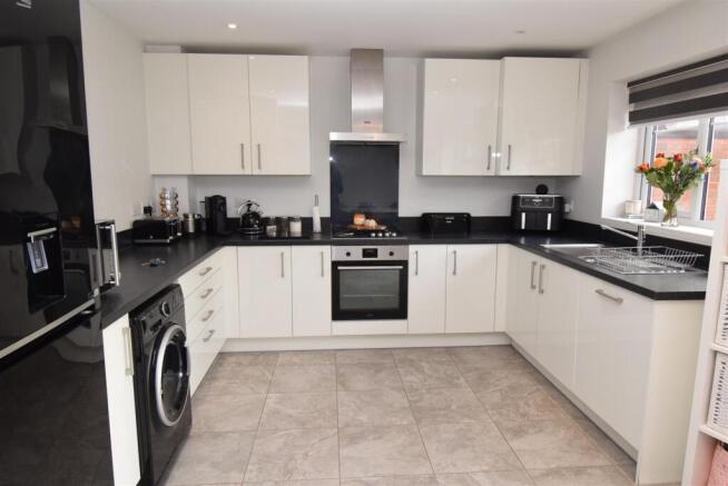 Ferny Close, Overseal, Swadlincote photo 4