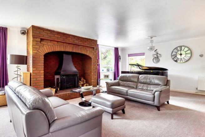 LOUNGE AREA