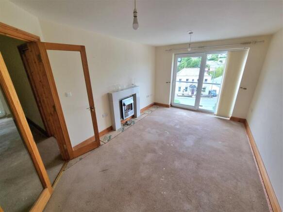 Sitting room 1.jpg