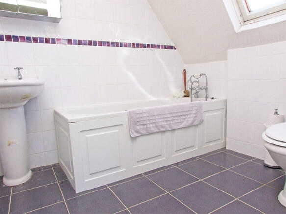 Ensuite shower ro...