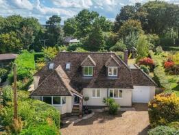 8, Grange Avenue, Rotherfield Peppard, Henley-on-thames RG9 5JP