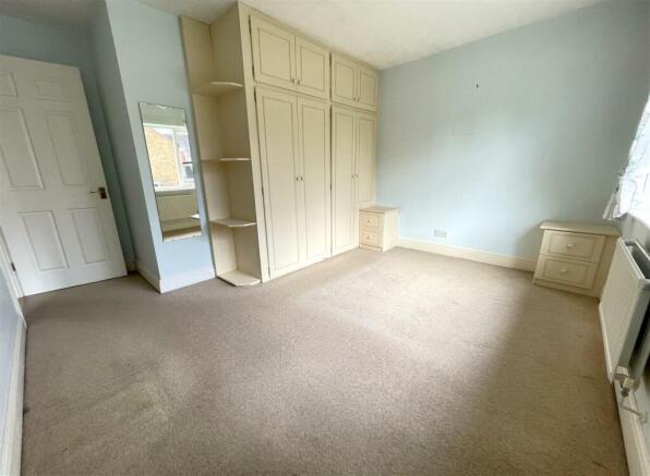 BEDROOM 2