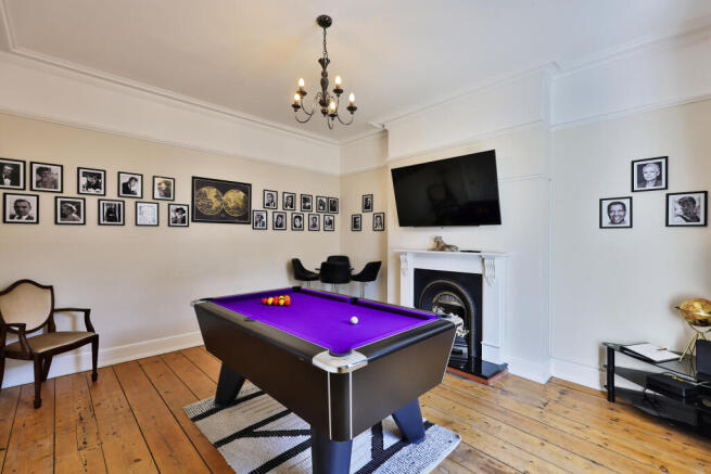 4 bed House for sale Image 8