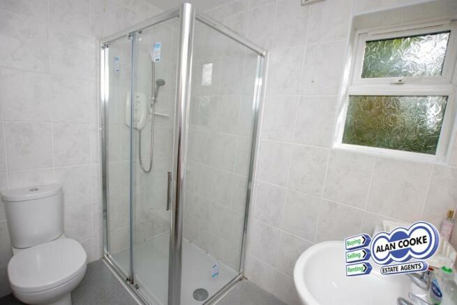 SHOWER ROOM