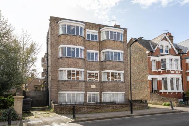The Lodge, N16
