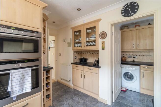 Bay Crescent 16-Kitchen D.jpg