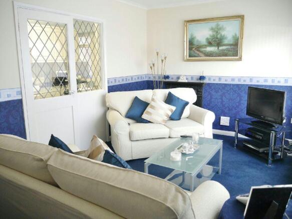 Lounge Photo 2