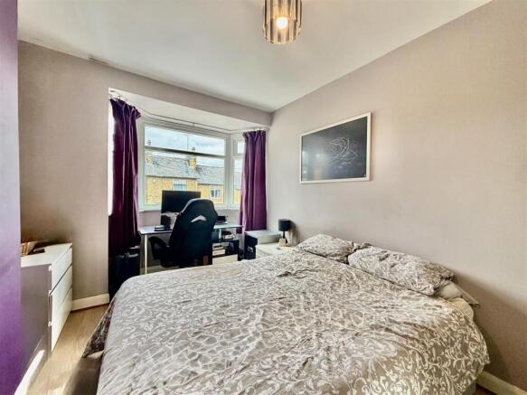 3 bed Terraced for sale Image 5