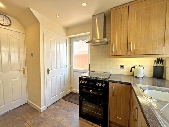 3 bed Semi-Detached for sale Image 10