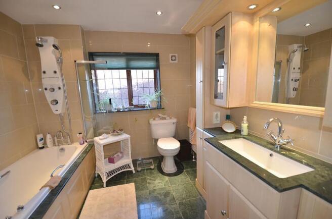 En Suite Bathroom