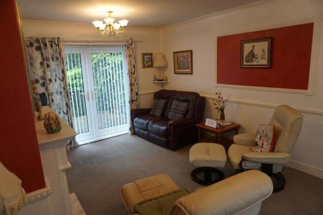 Lounge/Dining Room