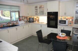 Kitchen/Breakfast Rm