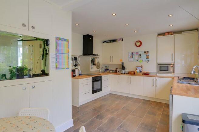 Kitchen / Brea...