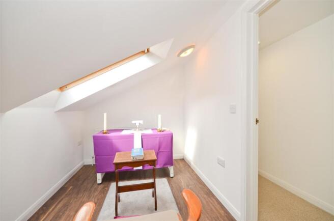 Bedroom 2.JPG