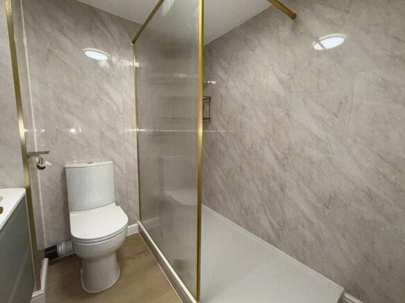 2 bed Flat to rent Image 8