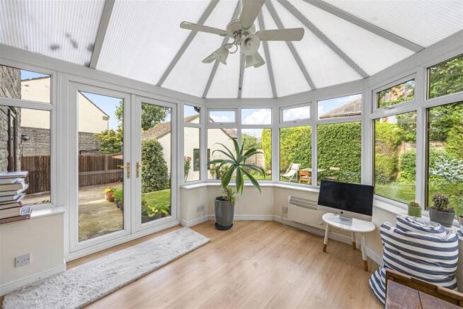 4 bed Detached for sale Image 5