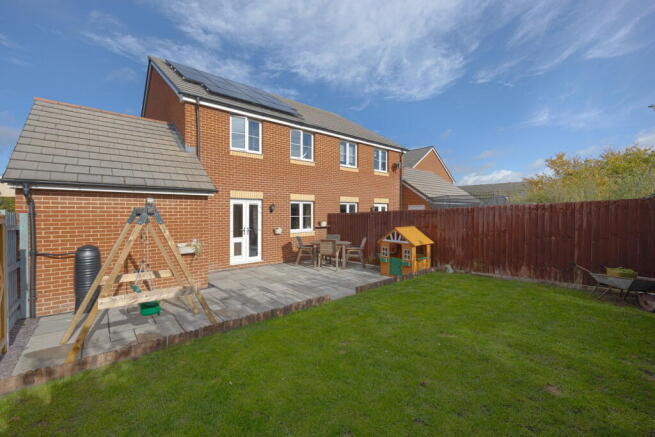 Elm Tree Close, Devizes, Wiltshire, SN10 3ER photo 4