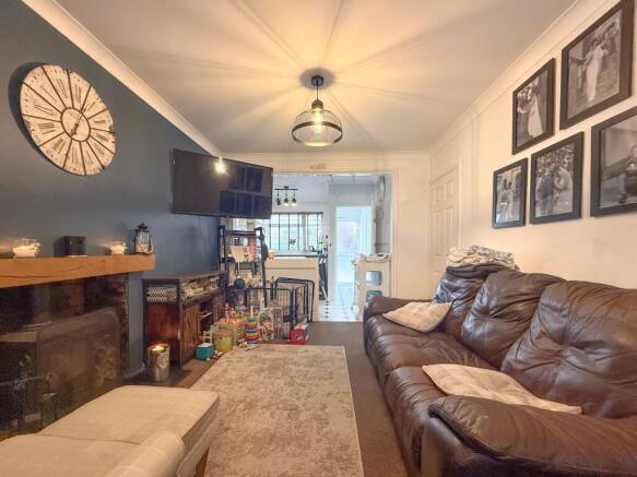 Lounge/Dining Room