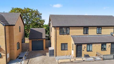 Terence Place, Fordham, CB7