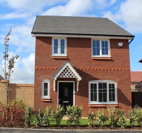 Lyn External Front