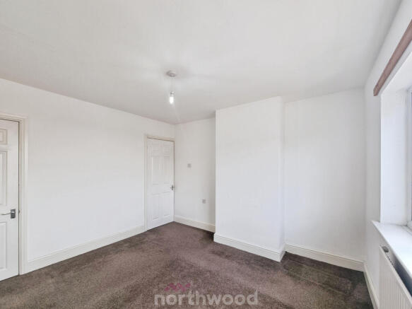 2 bed Terraced to rent Image 8