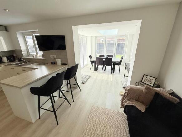 Kitchen/Breakfast Room