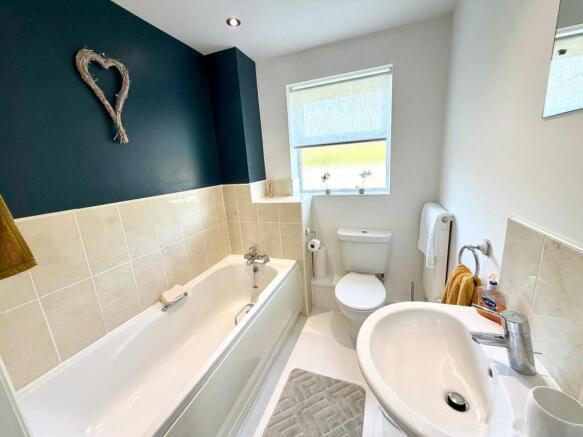 2 bed Apartment for sale Image 6