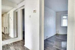 4, Featherstone House, Hornbeam Road, Hayes UB4 9EG
