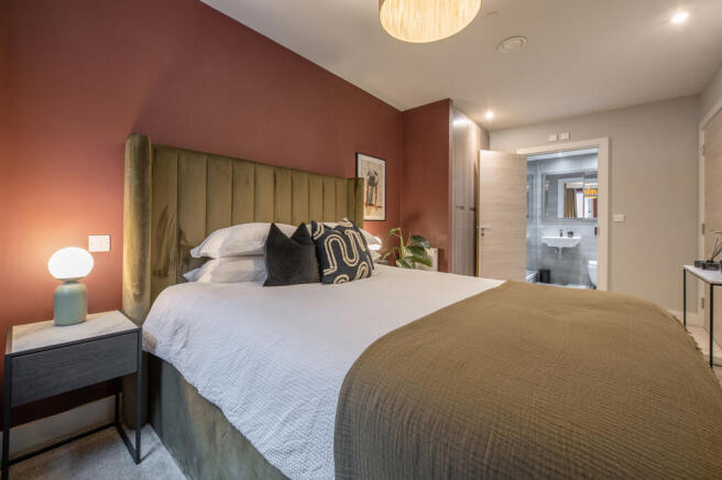 3 bed Apartment to rent Image 10