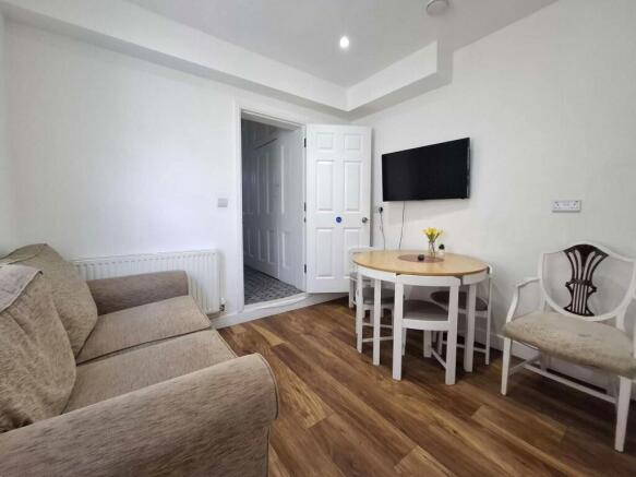 Sheppard Street, Swindon, Wiltshire photo 4