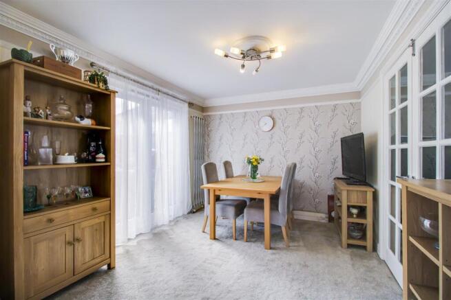 4 bed Detached for sale Image 5