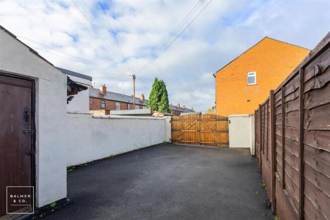 Leigh Road, Leigh, WN7 photo 4