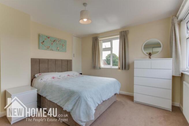 MASTER BEDROOM: