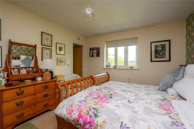 4 bed Semi-Detached for sale Image 12