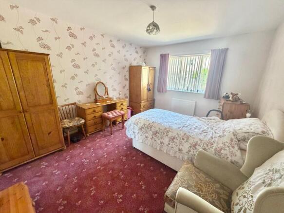 2 bed Semi-Detached Bungalow for sale Image 9